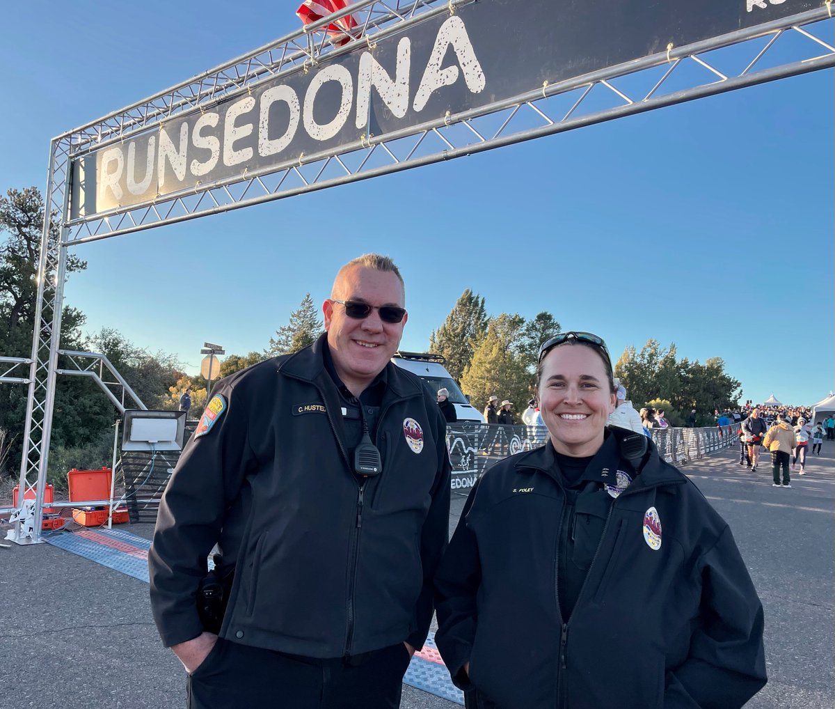 SedonaChamber's tweet photo. A big congratulations to Police Chief, @CharlesRHusted, of the @CityofSedonaAZ Police Department for completing the #ExecutiveLeadersProgram at the Naval Postgraduate School Center for @DHSgov earlier this month!
#SelflessServiceforAll #SedonaCares #LeaveNoTrace https://t.co/vRzEpfFySx