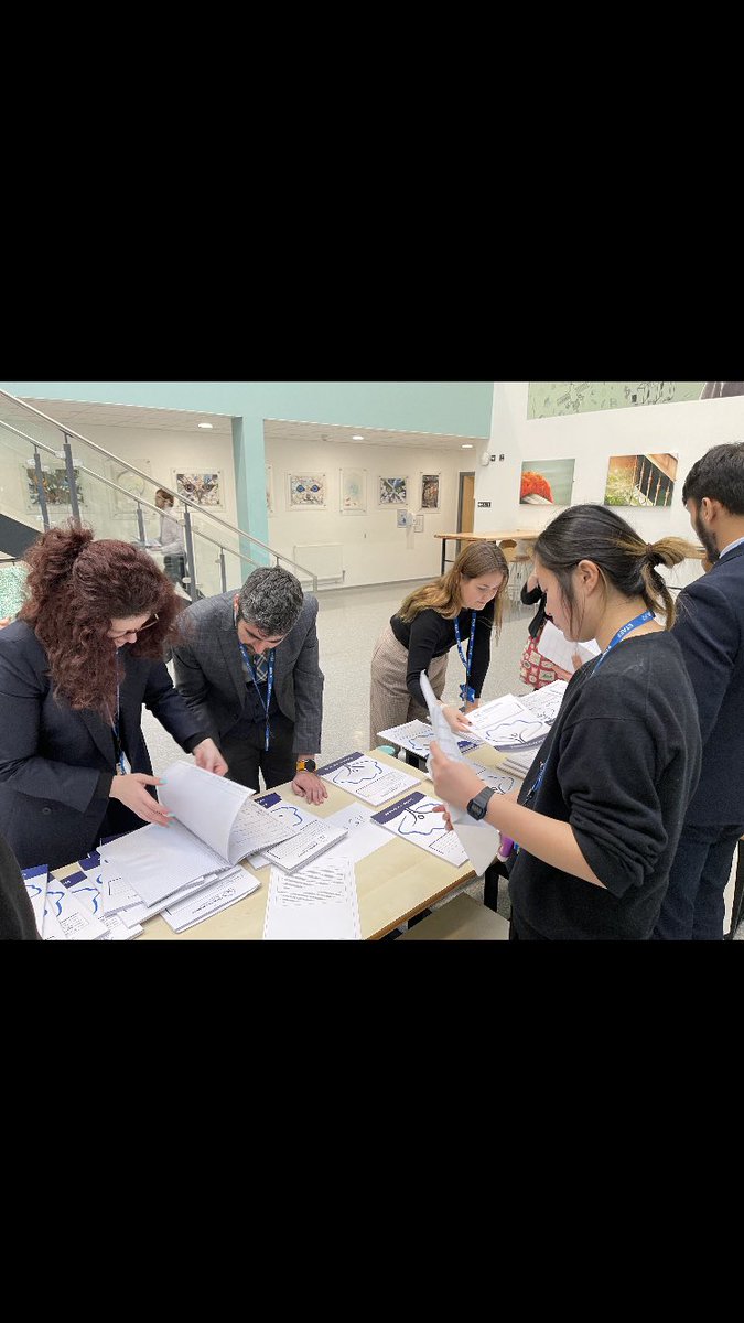 googoorb's tweet image. Sharing best book practice. The great staff at CVA reflecting and reviewing how our students demonstrate their knowledge. #ActiveBookLook #ReflectiveConversations @CastleviewUl