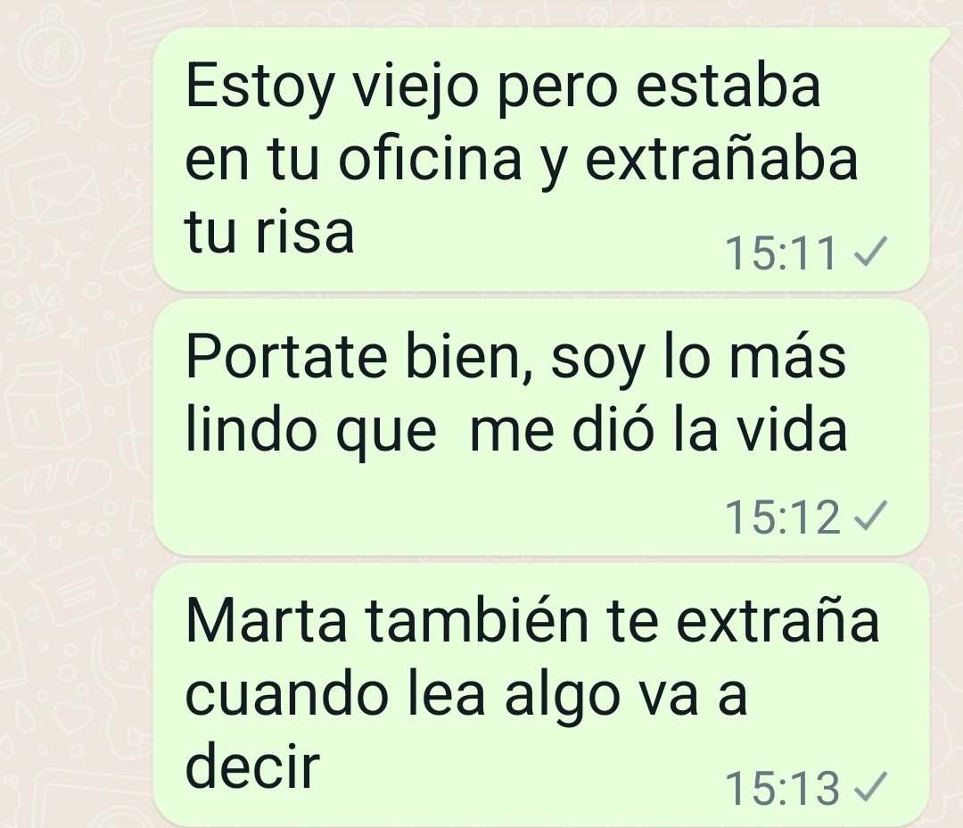 Mi mamá me abandonó, Dios me regaló un padre como él,  Para mi también es lo mejor,para él soy su nena a mis 29 años. Unica hija, me mimo mucho para suplir la ausencia de mi mamá.  Sin él mi vida no tiene sentido con él no pido nada mas( Marta es su esposa,nos queremos mucho)🌸