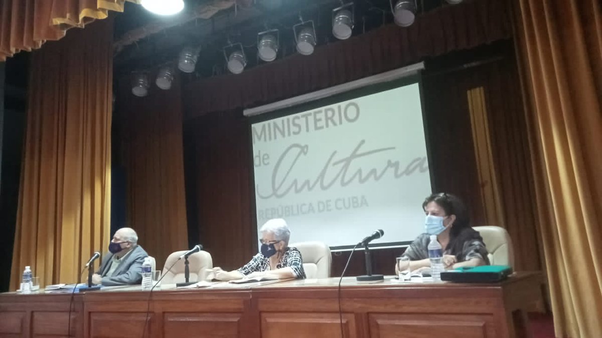 #CubaEsCultura La Contralora General de la República, Gladys Bejarano, participó en el Consejo de dirección del Ministerio Cultura #Cuba para debate del Informe valorativo sobre Control Interno e Indisciplinas Sociales de Enero a Diciembre 2021, en el teatro "Abelardo Estorino".