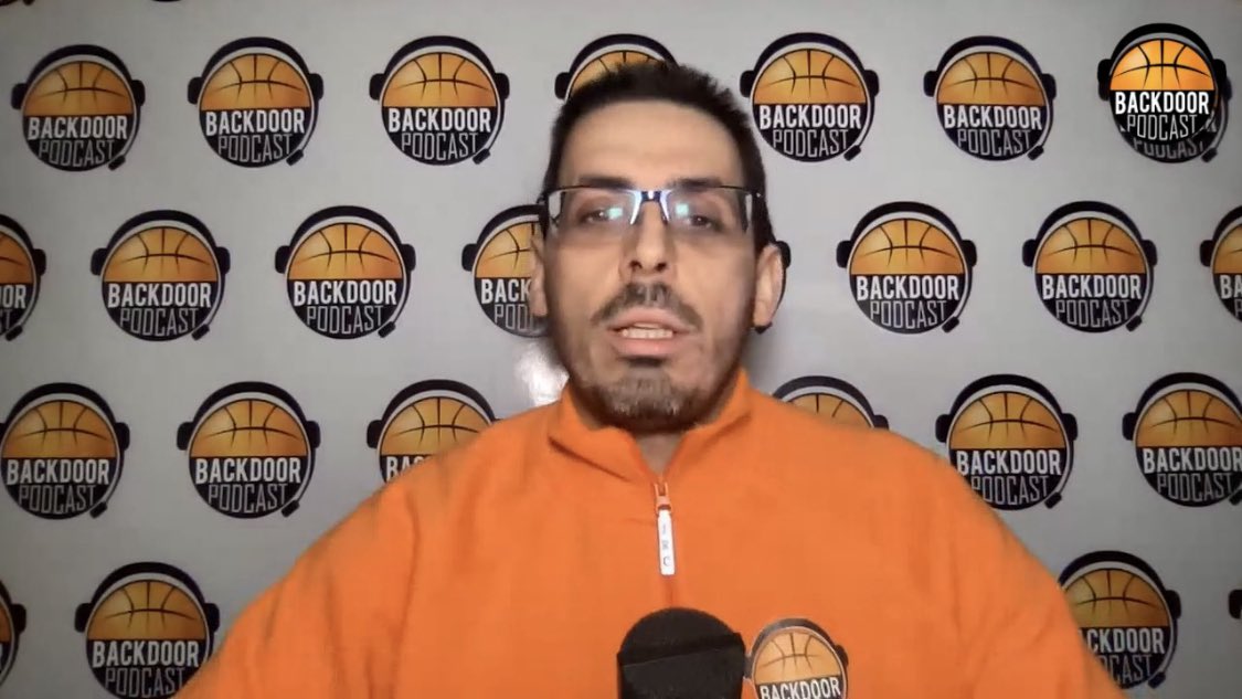 backdoor_pod's tweet photo. SIAMO LIVE con @mazzola_simone per commentare insieme la vittoria interna dell’@OlimpiaMI1936 contro il @Baskonia‼️

https://t.co/oXky9y6ujQ

#Euroleague #Twitch #Basket #AXMBKN #EveryGameMatters https://t.co/QTfih9vjWz