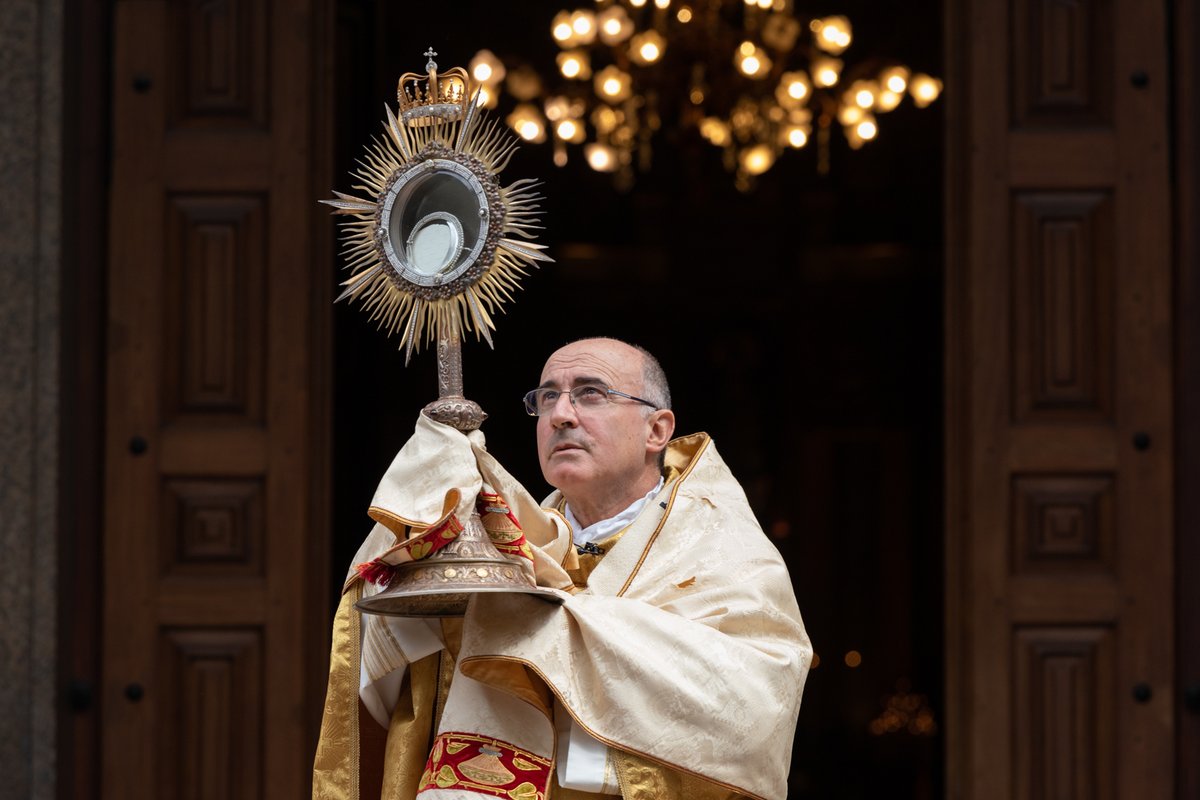 ICM_uy's tweet photo. Saludamos al Card. @DanielSturla al cumplirse hoy 8 años de su nombramiento como Arzobispo de #Montevideo. ¡Oramos para que Dios lo siga sosteniendo en este servicio que se le ha encomendado! 🙏 https://t.co/zHpEAA3hLD