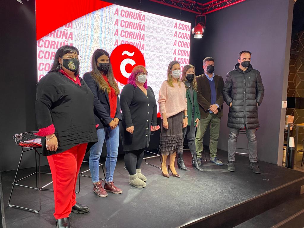 coruna_deportes's tweet photo. 📢 Esta tarde estase a celebrar no MEGA (Museo @estrellagalicia) a conferencia, e posterior coloquio, 'A linguaxe e o deporte de mulleres' 

🟥 Coa presenza da concelleira, Mónica Martínez

🎤 Claudia López, @UDC_gal, fala da 'Linguaxe sexista na comunicación deportiva' https://t.co/LzSPLH0ZdI