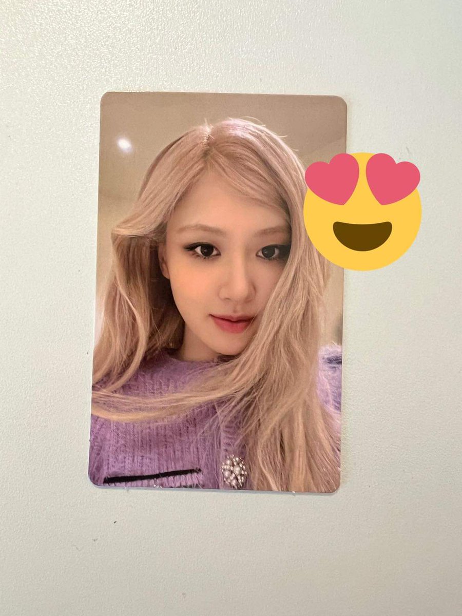 Cuối cùng Rosé cũng nữa 50t r 
Happy birthday Rosé

HAPPY HALF FIFTY ROSÉ
#봄의시작_채영아_생일축하해
#OurRockstarROSÉDay