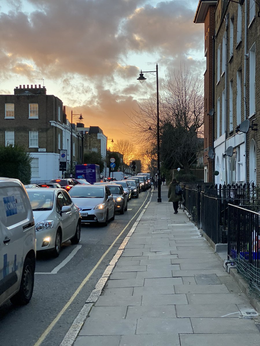 HarryNugent10's tweet photo. Out door knocking and actually listening to locals, Something #IslingtonLabour should try!
Not even 1700 and the affect of #LTNs are obvious! #ReOpenOurRoads
#TimeForChange
#LTNsDoNotWork
#IslingtonDeservesBetter https://t.co/Pod9DRMa8O