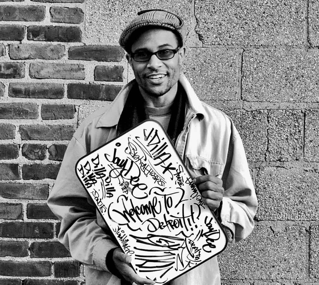 BuildingBeats's tweet photo. Happy Dilla month!! 🍩🎧 Here's a throwback pic taken by the one and only @MelDCole from one of the first DAF events ever. Don't miss the 16th annual Donuts Are Forever on Sunday February 20th LIVE on Twitch! ⚡️
.
.
#DAF16 #DonutsAreForever #JDillaMonth #ThrowbackThursday https://t.co/Vq0D7tVwp9