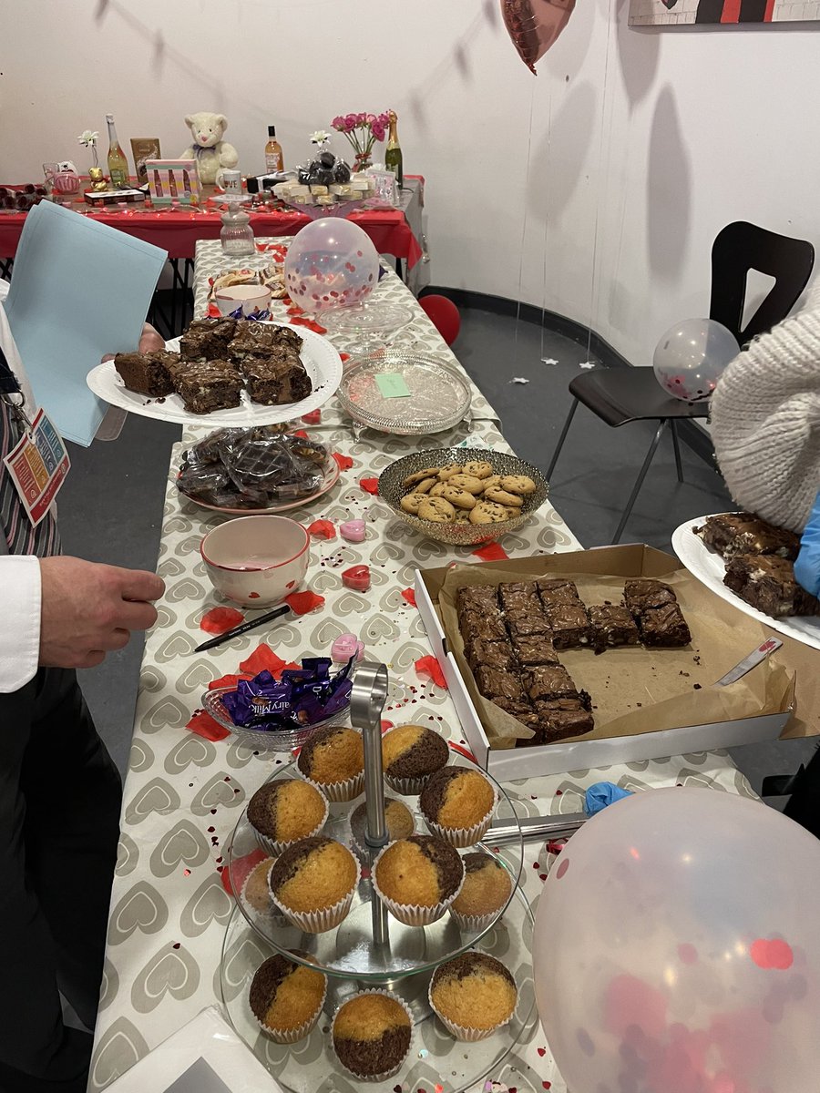 TcolcS's tweet photo. Our #SixthForm #BakeSale was a great success this week. A BIG Thank you to Mr Bhatt, Sindy & our #sixthformstudentcouncil members for all your hard work organising and running the event. #CharityWork #HelpingOthers #CommunitySpirit πππ»ππ https://t.co/DnYiYZds1S