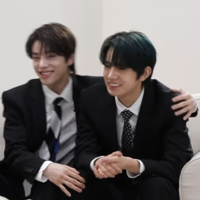 simjaeyunfeed's tweet photo. HEEJAKE MARRIED 😭💗
#ENHYPEN_JAKE #ENHYPEN_HEESEUNG https://t.co/ZoyFAf8Tev