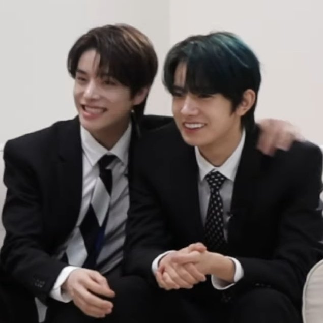 simjaeyunfeed's tweet photo. HEEJAKE MARRIED 😭💗
#ENHYPEN_JAKE #ENHYPEN_HEESEUNG https://t.co/ZoyFAf8Tev