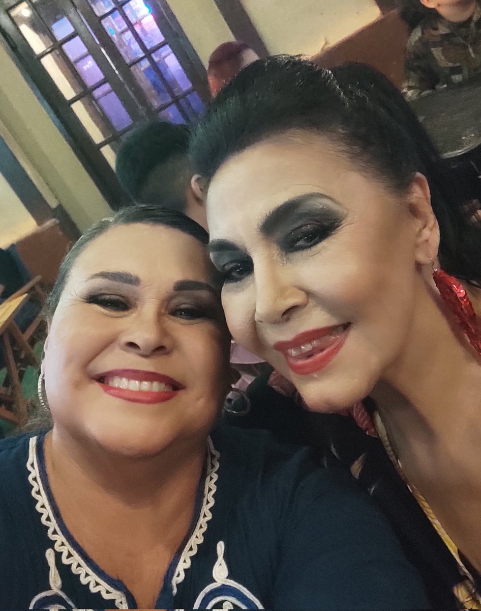Recién recuperada del impresionante show #AmiManera homenaje a la👑 morena de la canción #Marizza 
Que noche maravillosa llena del #PowekuñaParaguay junto a <a href="/AndreaValobra/">ANDREA VALOBRA</a> <a href="/lasparaguayaspy/">Las Paraguayas</a> <a href="/melihicks/">Melissa Hicks</a> <a href="/SusanZaldivar/">LA LEONA GUARANÍ</a> Zuni Ramos, Daisy Lombardo, Mirtha Noemí Talavera y gran orquesta