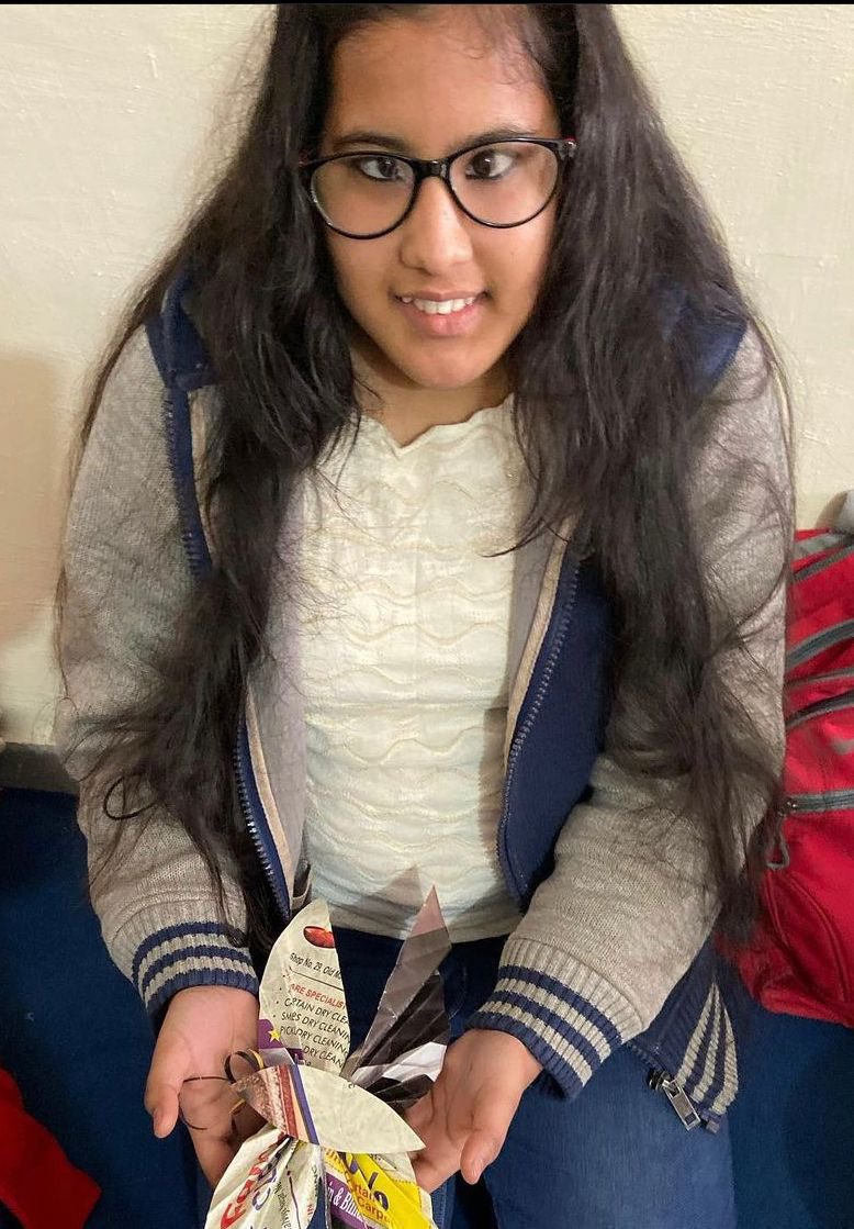 sukoonngo's tweet photo. Be the reason someone smiles today.
#tbthursday with Sukoon, here Nisha all smiling after completing her craft work.
#humanity #bekind #empathy #helpchildrengrow #smile #creativity https://t.co/sAqkiVmhdn