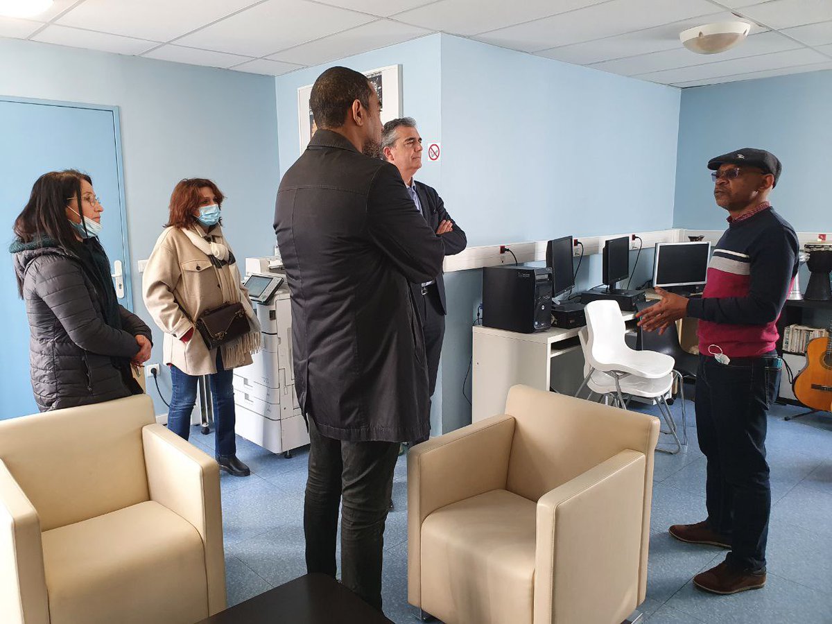saidahamada's tweet photo. Ce matin, j’ai organisé 1 visite de ma Circo en compagnie de Laurent Carrié, Préfet Délégué pour l’Égalité des Chances.
À la Savine, nous avons échangé avec les associations #BVice, #AllianceCitoyenne et les habitants sur le relogement, la rénovation urbaine…
Merci pr l’accueil https://t.co/Fb2UlvM38j