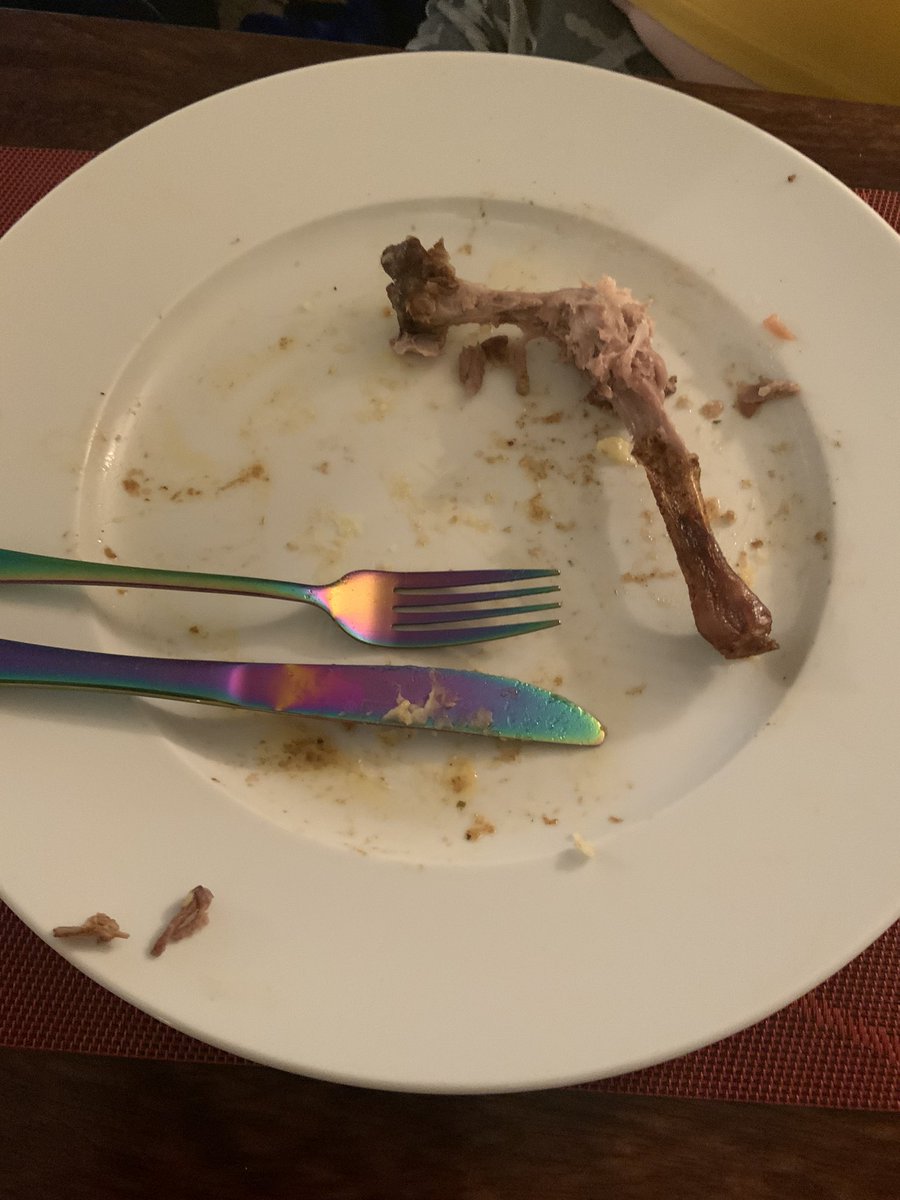 BeeNubian's tweet photo. Dinner is served and done 😋😋 #FatBellyProject #DuckLeg @leesah_zimbo #Yummy https://t.co/li0Nkc3Tzx