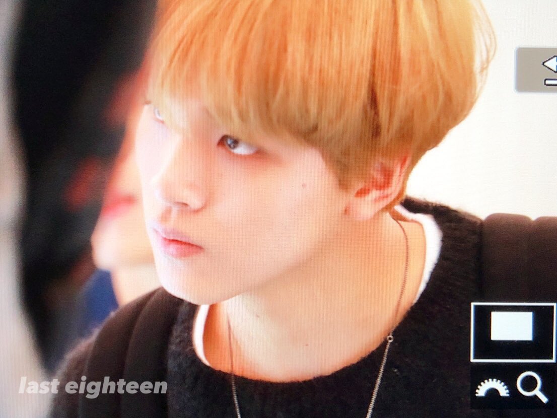 클래식 젱동 둘이 같은 보육원 출신인데 하루가 멀다하고 애들 학대하는 원장 피해서 같이 밤에 도망침 그때부터 다 허물어가는 재개발 직전인 빈민가에서 둘이 아둥바둥 사는 중 혀기 중딩 땐 고딩 졍우가 새벽엔 자전거 타고 우유랑 신문 배달하고 밤엔 편의점 몰래 털어서라도 알아서 다 먹여 살림