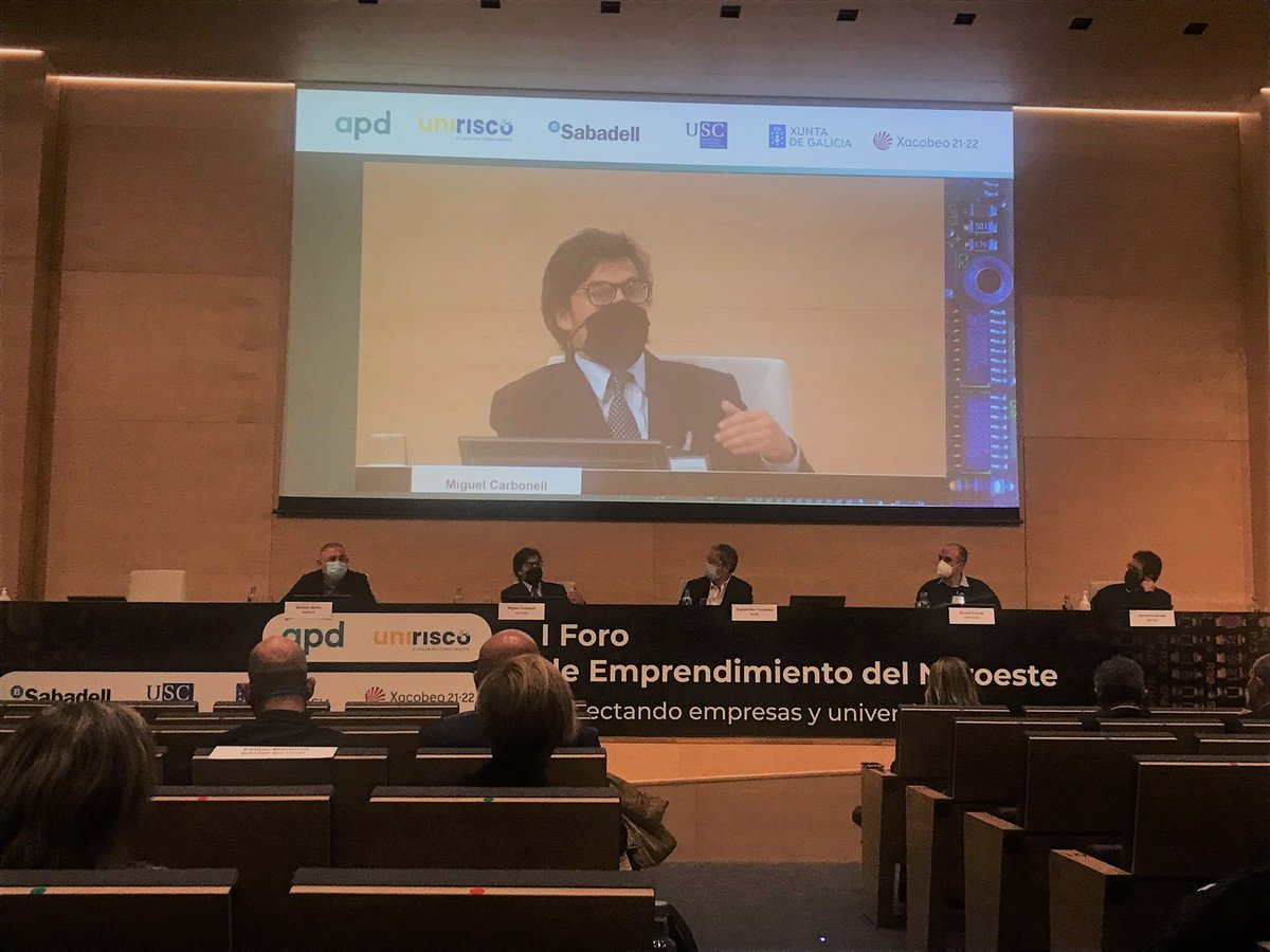 atlanTTic_uvigo's tweet photo. 🗣️📸Interesantisima a mesa redonda de #Dixitalización cos compañeiros Miguel Carbonell de #AidFork e @Xandre_Bastos de @ancoramobile, ambas nacidas na Universidade de Vigo e atlanTTic.
#ForoEmprendimiento https://t.co/nsAeJlehVY