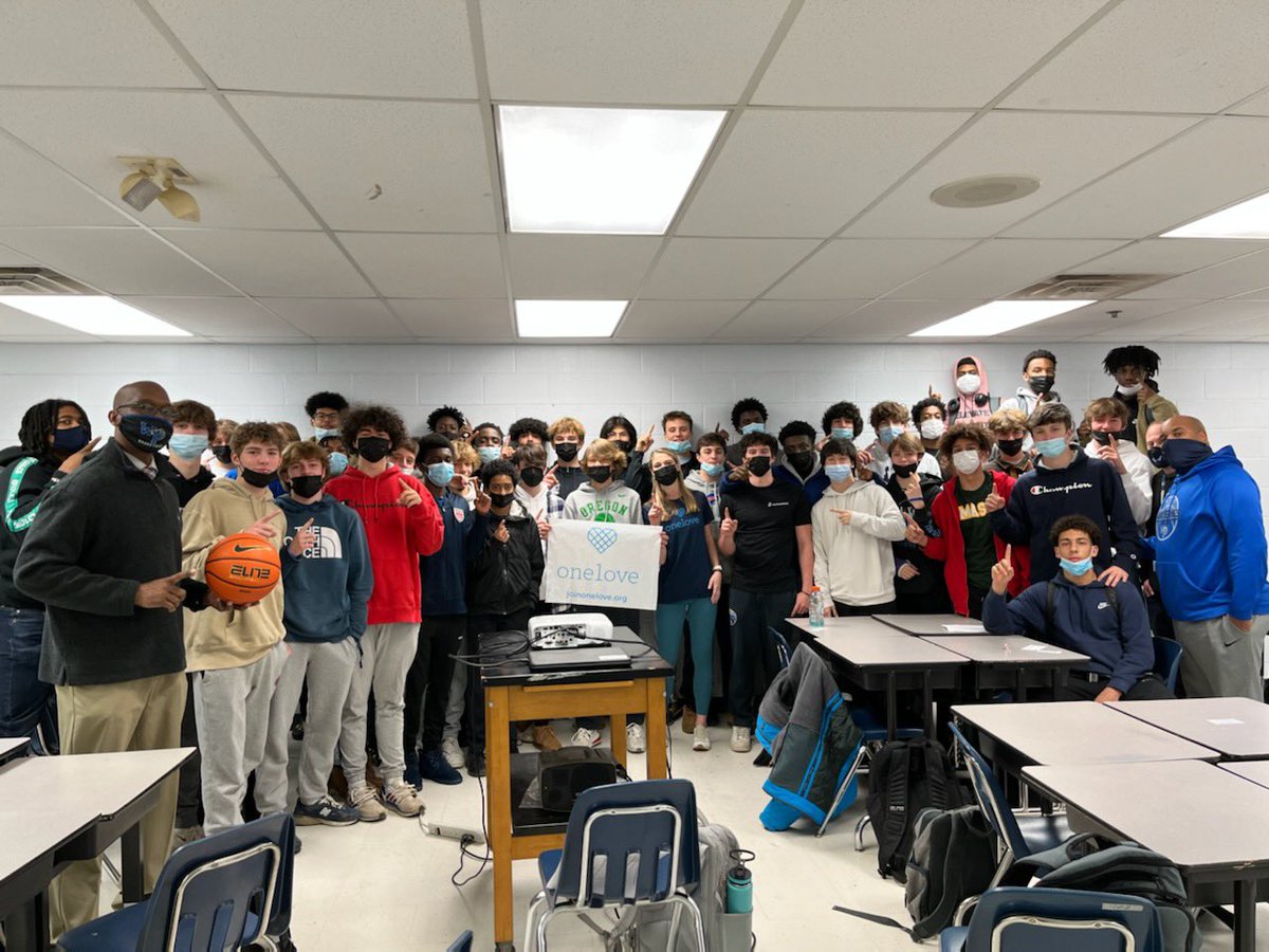 AWESOME One Love Training today with <a href="/WestPoHoops/">West Po Basketball</a> Basketball Team on the signs of healthy versus unhealthy relationships! #lovebetter <a href="/Join1Love/">One Love Foundation</a>