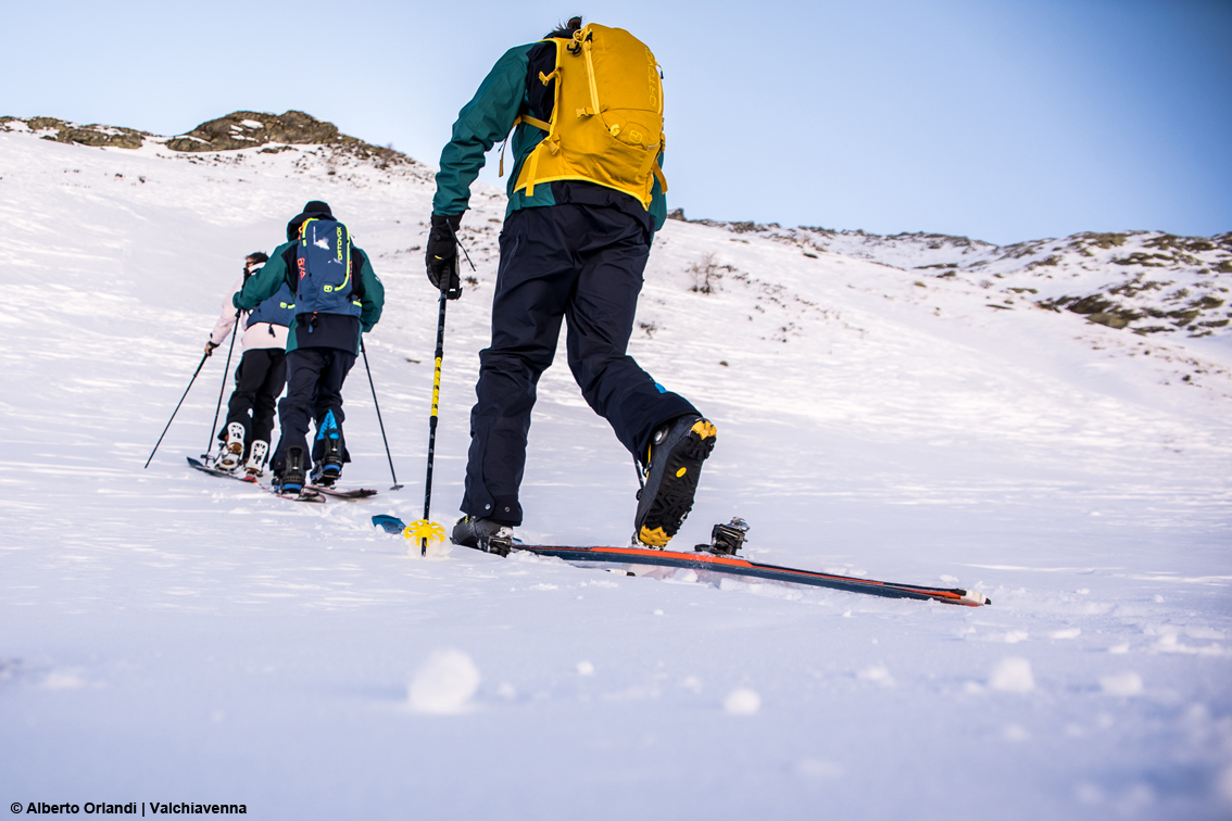 TurismoItaliaNw's tweet photo. In Valchiavenna nasce Homeland Montespluga, il progetto pensato per gli amanti dello scialpinismo e del freeride
Leggi la notizia https://t.co/y8sBFdtoCB
#valchiavenna #HomelandMontespluga #Montespluga #montagna #scialpinismo #freeride #madesimo @madesimotweet #turismo https://t.co/pFZG7lqZhK