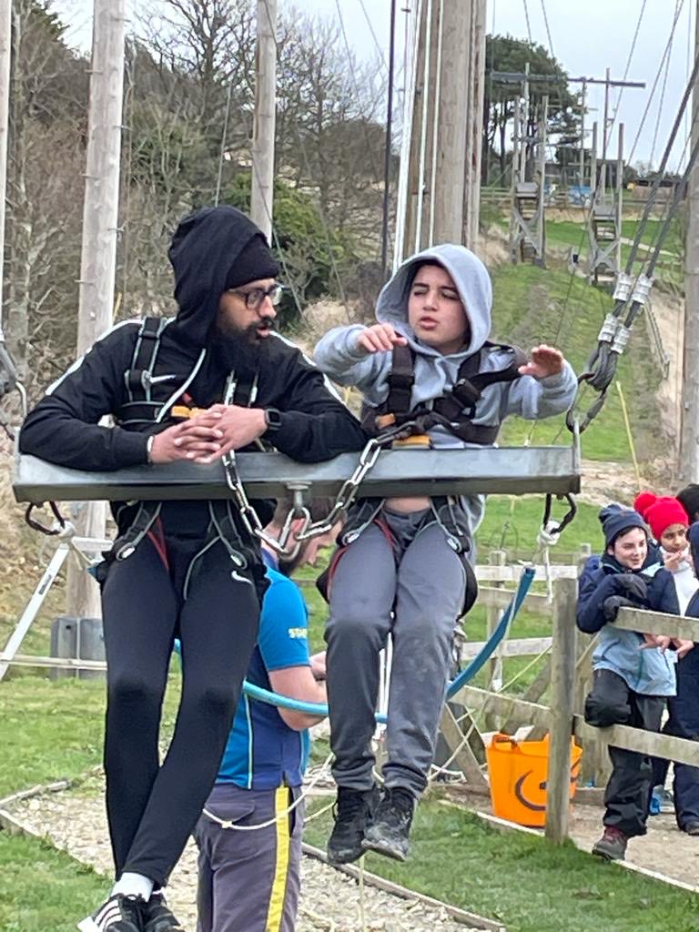 Hanging around on the Giant Swing #goodtimes #teamwork ⁦<a href="/NewWaveFed/">New Wave Federation</a>⁩ ⁦<a href="/woodberrydownN4/">Woodberry Down</a>⁩