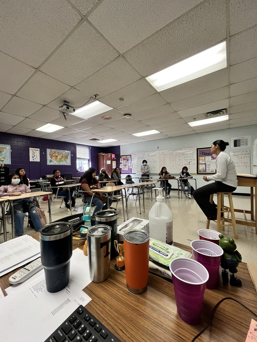 emcdavisESL's tweet photo. Loved having Ms. Coronado come speak to our newcomer ladies this morning about cultural differences in the USA vs. Latin America 💕 #onlyoneshs @SmyrnaBulldog https://t.co/Rf7UIs4Q7Z