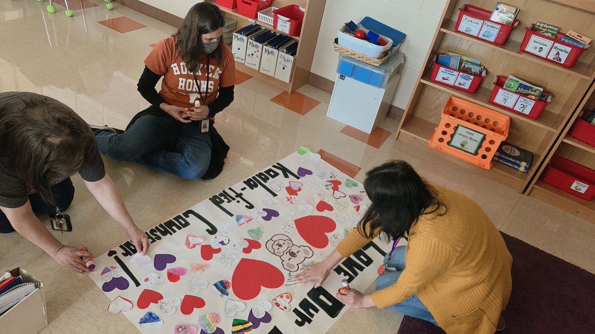 GT4thGrade's tweet photo. Thank you @MrsCEVillarreal  for everything you do for our school. We are very grateful for you! @gtprincipal186 @GTGrizzlyBears #gtgrizzlies #counselor #counselorappreciation #aisd #knowguerrerothompson https://t.co/A7o0qgxj6F