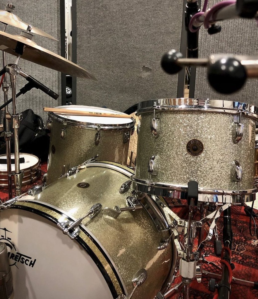 gretschdrums's tweet photo. Gretsch artist Neal Wilkinson is all mic'd up and ready to rock! Reporting live from the legendary @AbbeyRoad Studios. #GretschDrums #MicItLikeIt https://t.co/l1KdxkioRw