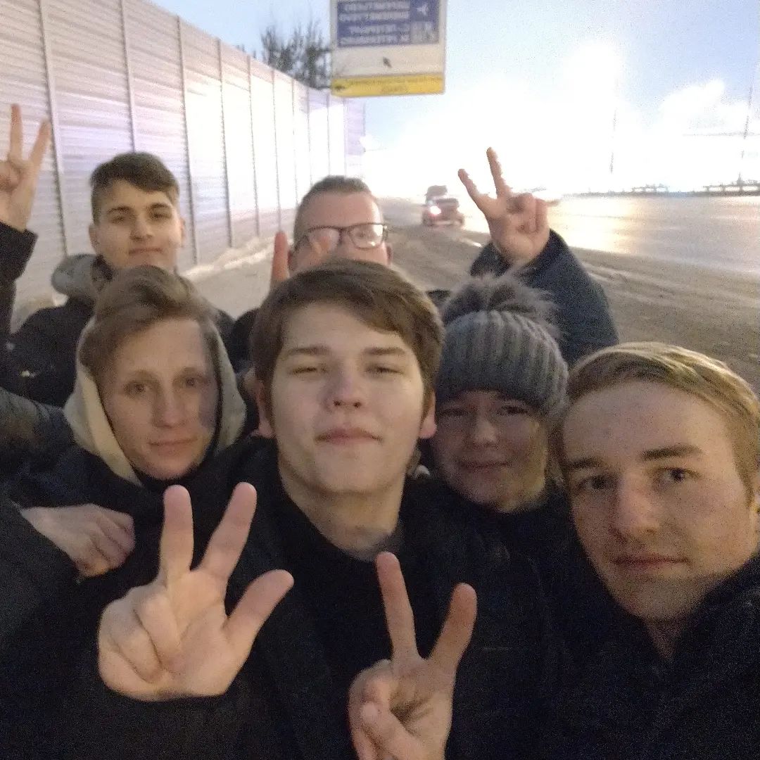 BovaIvan's tweet photo. Сходил с друзьями на каток. Было очень весело! https://t.co/CskNXBdhYu