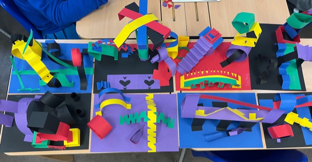 ststephenscps's tweet image. In art, Year 5 have been learning about sculptures. They created their own abstract paper cities using paper sculpting techniques. #papersculpting