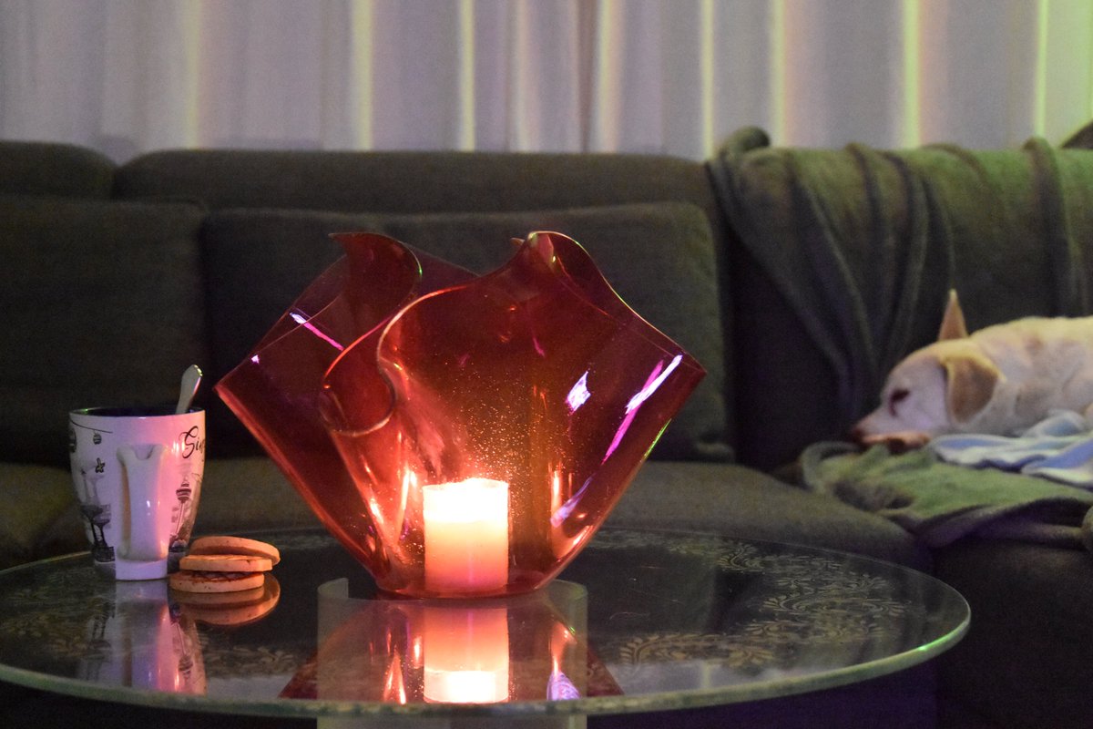 Für die #Blumen am #Valentinstag die einzigartige #Vase, danach als schönes #Windlicht für die gemütlichen Stunden.
shop.glas-art.ch/produkt/vase-g…