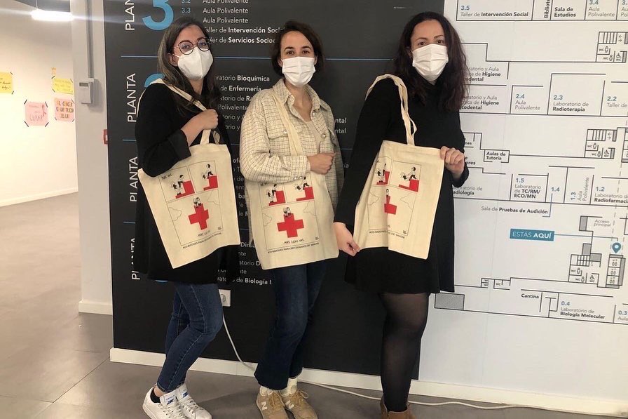 ILERNAFormacion's tweet photo. 🏫 #ILERNAMadrid
🩸 Hoy, nuestro centro de #Madrid se convirtió en punto de donación de sangre de la mano de @DonasangreCruzR.
Alumn@s, profes y personal del centro han querido sumarse a esta causa solidaria que ayuda a salvar vidas.
💙❤ ¡Gracias por vuestra generosidad! https://t.co/WGkZ9IHWTu