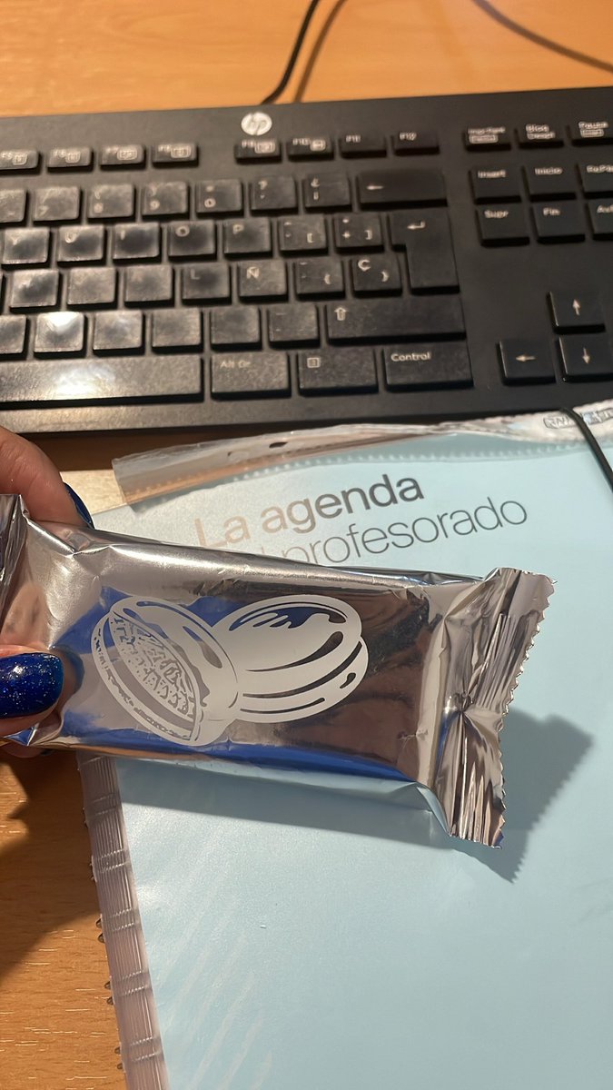A y12 student who I do not formally teach but have offered some support to gave me these oreo biscuits today … “we were asked in class to give this gift to a teacher who we are thankful for…”
Well… I definitely had something in my eye 🥺❤️