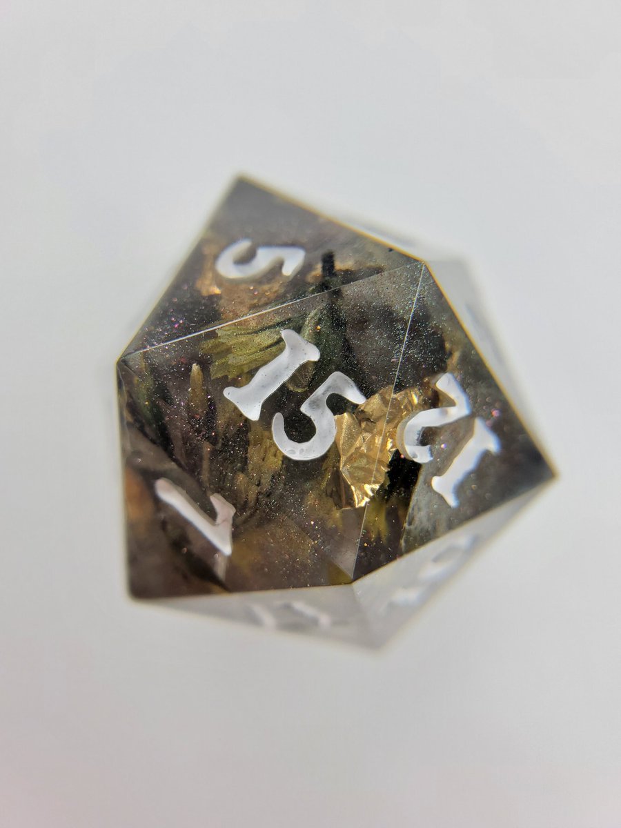 #dice #handmade #ttrpg #dnd5e #DnD 

Love a good moody floral :)
