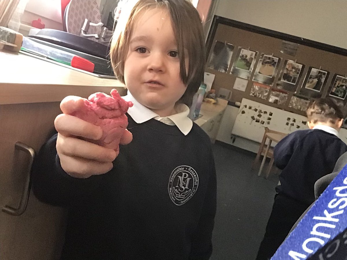 NurseryMonksdo1's tweet photo. βLookβ¦I made a tiger! He has two eyes.β
When the Story Starter begins to influence their independent play π He also had a go at writing M for his label! #EYWriting #MeaningfulMarks βοΈ @NurseryMonksdo1 @MonksdownSchool https://t.co/sUbSULdCHI