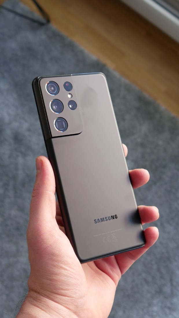 amaracowa's tweet photo. "Absolutely brand new #Samsung #S22Ultra " almost same processor, camera, display and etc.

@SamsungMobile why i need to change my "old" #S21Ultra for this "almost new"? Only for design? Where is new #technology? #Progress https://t.co/7toM0OFvGZ