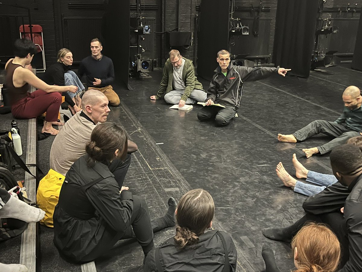 chameleon_info's tweet photo. Anthony, choreographer of #TheShadow gives the cast some final direction before our performance tonight @ThePlace. Our Spring 2022 Tour is about to get started!
#dancelondon #showday #monday https://t.co/GXPwmf1uVn