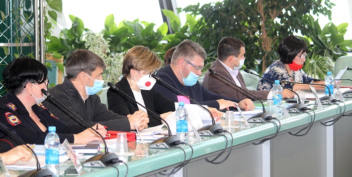 Актуальные вопросы приёма детей в первый класс
10 февраля под председательством Светланы Ильиной состоялось заседание комитета по образованию и науке samgd.ru/contents/27724…