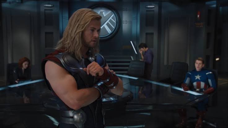 Тайное общество алкоголиков. Харли кинер и питер паркер арт. Тони старк и питер паркер семья. Клуб анонимных мстителей. Клуб анонимных мстителей.