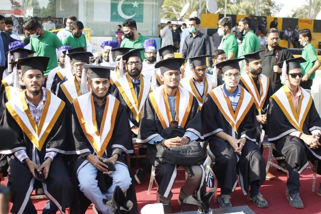 AKFixit's tweet photo. “وزیر اعظم عمران خان کا وژن
کامیب نوجوان مضبوط پاکستان“

وزیر اعظم عمران خان کے معاون خصوصی براے امور نوجوان جناب عثمان ڈار کامیاب جوان کنوینشن گلشنِ اقبال میں ��وجوانوں میں کامیاب نوجوان پروگرام کے تحت چیکوں کی تقسیم کی
#KamyabJawanProgram #ChequeDistribution #DistrictEast #NA243 https://t.co/gYmT1LqtuS
