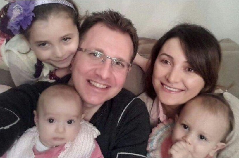 Bu kaçıncı mezarda göreve iade?

KHK ile ihraç edildikten sonra kansere yakalanan ve 2,5 yıl önce hayatını kaybeden, üç çocuk annesi KHKlı polis memuru Meral Barut, bugün göreve iade edildi.

BizKHKlıyız YaSiz