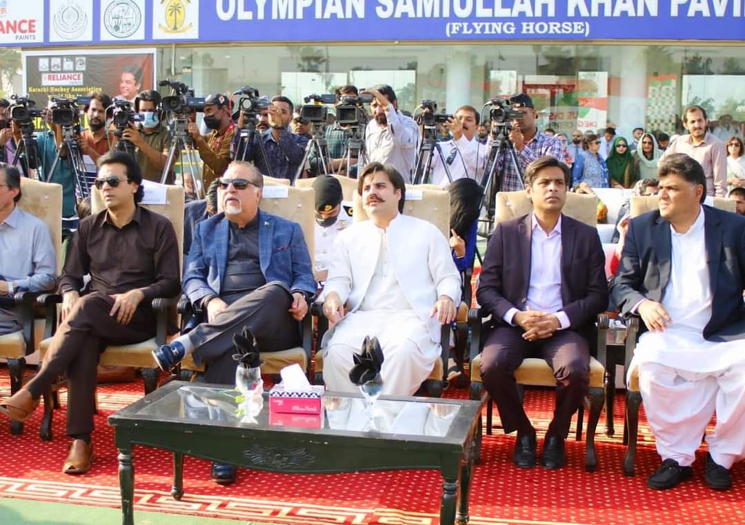 AKFixit's tweet photo. “وزیر اعظم عمران خان کا وژن
کامیب نوجوان مضبوط پاکستان“

وزیر اعظم عمران خان کے معاون خصوصی براے امور نوجوان جناب عثمان ڈار کامیاب جوان کنوینشن گلشنِ اقبال میں ��وجوانوں میں کامیاب نوجوان پروگرام کے تحت چیکوں کی تقسیم کی
#KamyabJawanProgram #ChequeDistribution #DistrictEast #NA243 https://t.co/gYmT1LqtuS