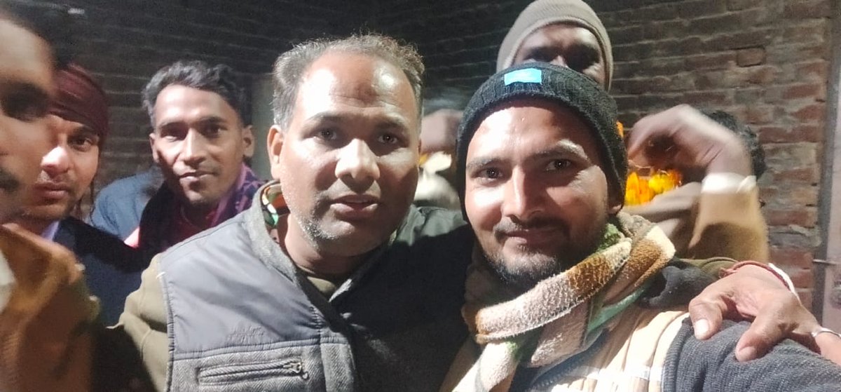AIPCUttarakhand's tweet photo. In Jwalapur constituency, unemployed Diploma Pharmacists campaign for Congress candidate Ravi Bahadur...
#AaRahiHaiCongress 
@INCIndia @INCUttarakhand https://t.co/EMfkVm7FxC