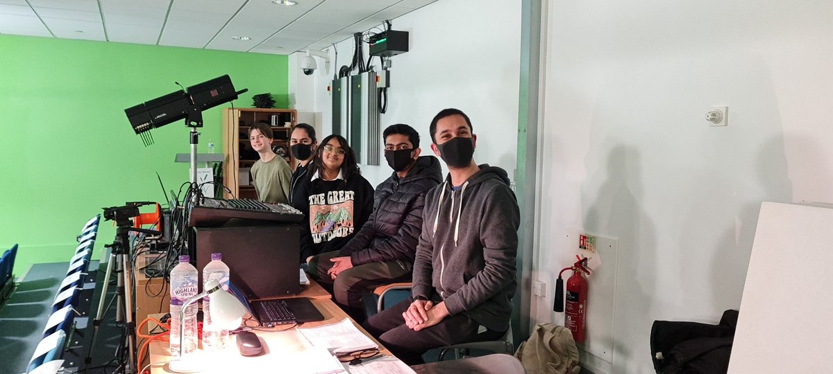 rusheymeadCArts's tweet photo. @rusheymeadnews students and staff are ready to kick off. Amazing to finally be able to do a show again after so long. Energy great, show even better. Good luck everyone #Rushey3DevelopYourself #Rushey2Workhard @TMETrust https://t.co/Aa69R5YrxR