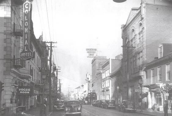 rickschindel's tweet photo. @iowahawkblog #DavesCarIDService  Looking down S. Potomac St. Hagerstown MD w/ Schindel Rohrer sign in the background.  I'm guessing the cars puts the photo sometime in the 1940s. https://t.co/3jwcXdQYCr
