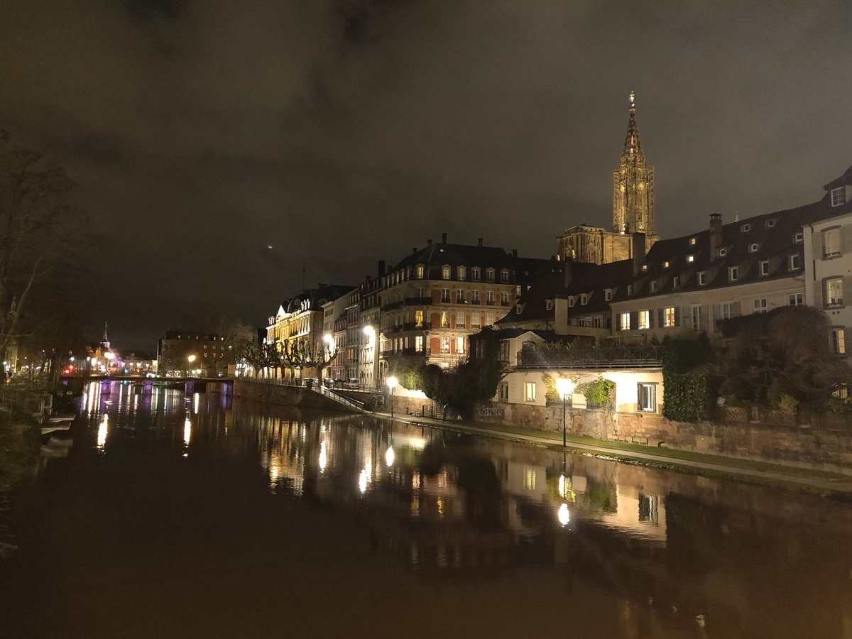 WalkerAnnabel2's tweet photo. Ah Strasbourg ! Tu m'avais manqué ! 😄🥨🍺🚲🚎🎙️🎧 🧑🏼‍🎓
#Enseignement #Journalisme #Radio #CUEJ https://t.co/4s2X7BCCSz
