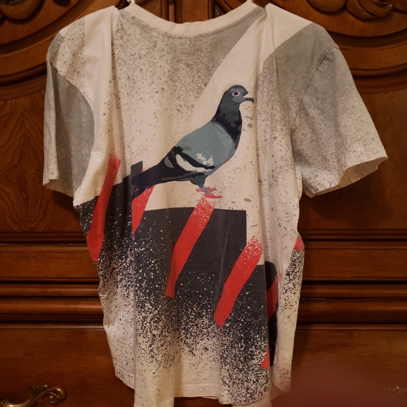 TreasuredStyle's tweet photo. So good I had to share! Check out all the items I'm loving on @Poshmarkapp #poshmark #fashion #style #shopmycloset #nike #staple: https://t.co/WuYyAy0rMZ https://t.co/f8KMAMVU6r
