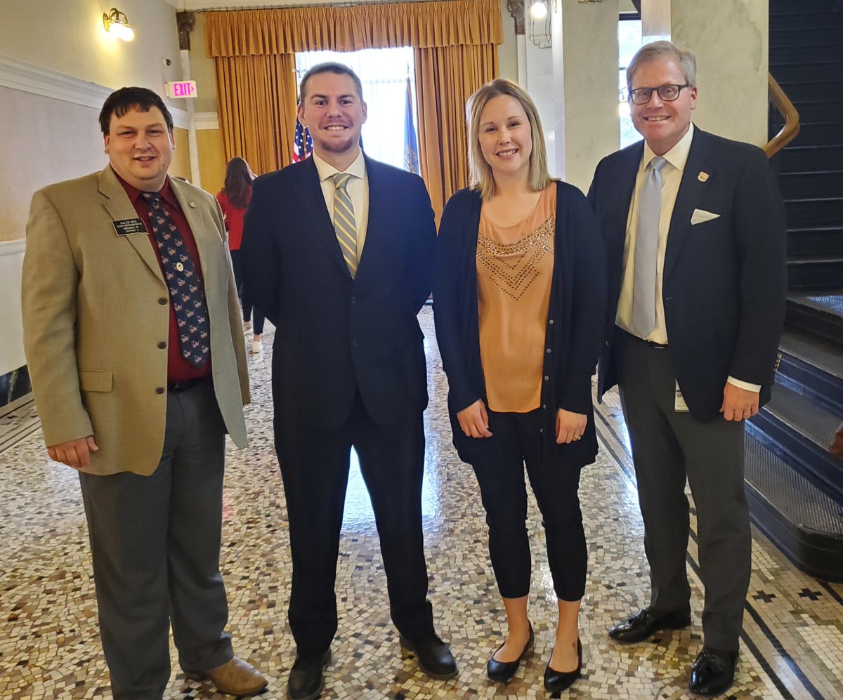 SoDakATA's tweet photo. Got to meet with Governor Noem's Chief of Staff, Mark Miller today as we spent time at the capitol talking about #athletictraining in South Dakota
#ATvocate #AT #SDATA #NATA #MAATA #ATsarehealthcare #sdleg https://t.co/h9gJqAgRKw