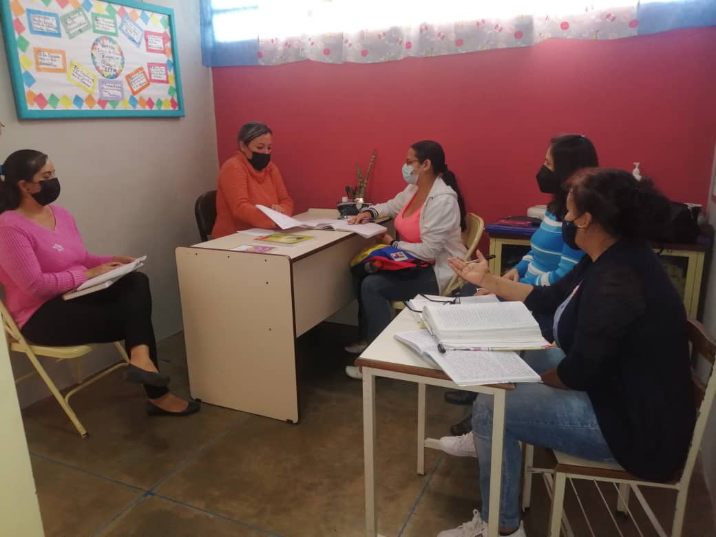 Hoy jueves #10Feb el <a href="/CLIFPMMICHELENA/">CLIF MICHELENA</a> realizó una Visita de Acompañamiento Pedagógico al I.E.E. Michelena junto con la Supervisora Circuital y Enlace de RPA del Municipio
@ZonaEducTachira 
@formacionzet 
<a href="/cenamectachira1/">Crifpzetachira</a> 
<a href="/Berzabethg1/">Berzabethgandicaoficial</a> 
<a href="/LobateraM/">Lobatera Michelena</a>