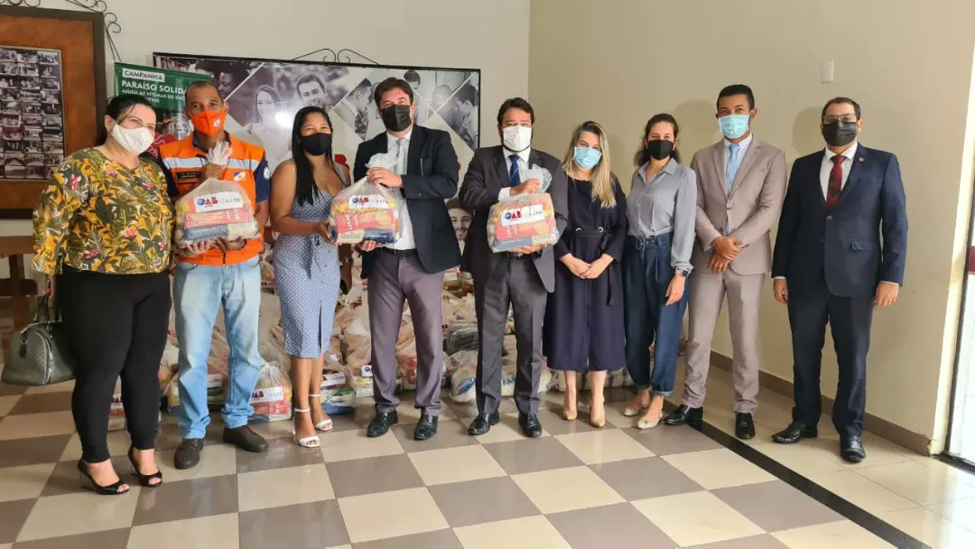 S.O.S ENCHENTES 💜

OAB/TO, CAPLEV e CAATO realizaram a entrega de cestas básicas para ajudar as famílias atingidas pelas enchentes. Confira. bit.ly/3HHubpf

#OABTocantins