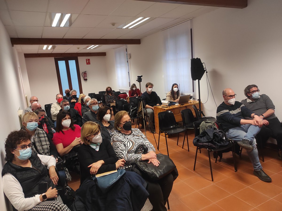 🌹Avui els i les socialistes del #BaixLlobregat hem celebrat l'acte 'Defensem la inclusió financera de la #GentGran'

🗣️ Amb <a href="/crisagusti/">Cristina Agusti</a>, <a href="/vilanova_ingrid/">Ingrid Vilanova</a>, <a href="/Ragonmonroy/">Ramón González Monroy</a> i <a href="/SonyaGuerraLpz/">Sònia Guerra López/❤</a>. 

👉 Hem parlat sobre bancs, bretxa digital i social, i gent gran.