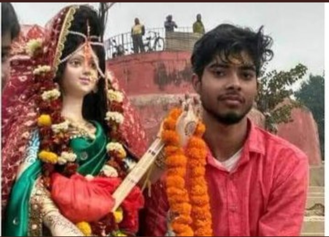 VoiceOfTruth_11's tweet photo. @SushantBSinha लड़का मुस्लिम का हो तो बेल मिल सकती है।

लड़का हिंदू का हो तो जान भी ले सकते हैं लोग!
#justiceForRupeshpandey https://t.co/vGCdKsyiTy