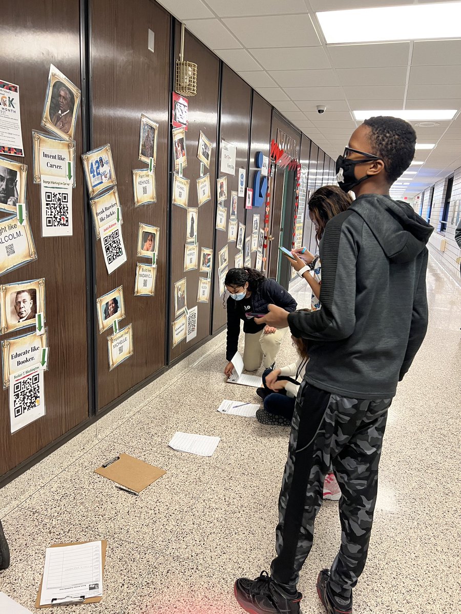 BSMSLibrary's tweet image. Black History QR Codes are live 🙌🏼 Mrs Spinelle’s Ss are the first to try it this year!  @smellyspinelle @ChrisKauter @BayShoreSchools @BayShoreMSLrnrs @BayShore_SSDept